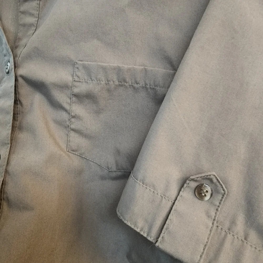 Bobby Brooks XL Green Lightweight Casual Button Down Shirt. EUC - Picture 4 of 4
